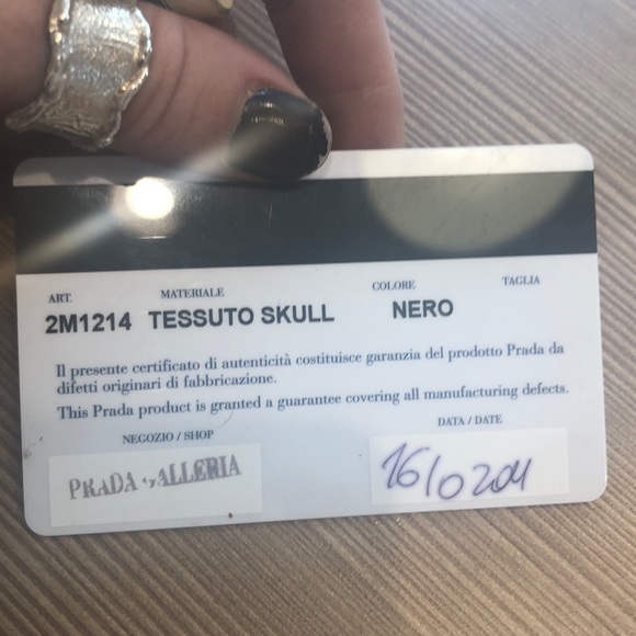 Prada clutch - Picture 6 of 6